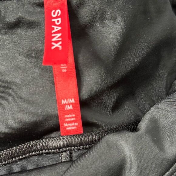 Spanx black leggings size medium - Picture 4 of 5